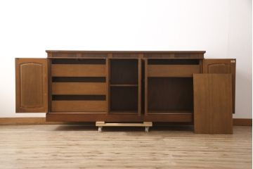 中古　DREXEL HERITAGE(ドレクセルヘリテイジ)　Triune(トライユン)　優雅な佇まいが魅力のクリデンザキャビネット(クレデンザ、サイドボード、リビングボード)(定価約66万円)(R-054492)