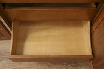 中古　DREXEL HERITAGE(ドレクセルヘリテイジ)　Triune(トライユン)　優雅な佇まいが魅力のクリデンザキャビネット(クレデンザ、サイドボード、リビングボード)(定価約66万円)(R-054492)