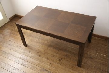中古　美品　カリモク家具(karimoku)　domani(ドマーニ)　Morganton(モーガントン)　直線のシルエットが印象的なダイニングテーブル(定価約18万円)(食卓)(R-054498)