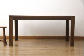 中古　美品　カリモク家具(karimoku)　domani(ドマーニ)　Morganton(モーガントン)　直線のシルエットが印象的なダイニングテーブル(定価約18万円)(食卓)(R-054498)