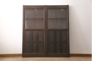 アンティーク建具　明治期　当店リメイク　格子状の帯鉄が重厚な雰囲気を醸し出すクリアガラス入り格子蔵戸2枚セット(玄関戸、格子戸、引き戸)(R-054506)