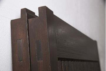 アンティーク建具　明治期　当店リメイク　格子状の帯鉄が重厚な雰囲気を醸し出すクリアガラス入り格子蔵戸2枚セット(玄関戸、格子戸、引き戸)(R-054506)