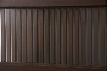 アンティーク建具　明治期　当店リメイク　格子状の帯鉄が重厚な雰囲気を醸し出すクリアガラス入り格子蔵戸2枚セット(玄関戸、格子戸、引き戸)(R-054506)