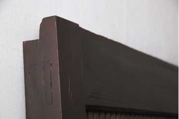 アンティーク建具　明治期　当店リメイク　縦に並んだ帯鉄がアンティークモダンな雰囲気を醸し出すクリアガラス入り格子蔵戸1枚(玄関戸、格子戸、引き戸)(R-054507)