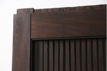 アンティーク建具　明治期　当店リメイク　縦に並んだ帯鉄がアンティークモダンな雰囲気を醸し出すクリアガラス入り格子蔵戸1枚(玄関戸、格子戸、引き戸)(R-054507)