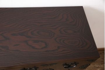 中古　超美品　岩谷堂箪笥　深みのある色合いと凝ったつくりの金具が美しい収納箪笥(引き出し、チェスト、和たんす)(R-054511)