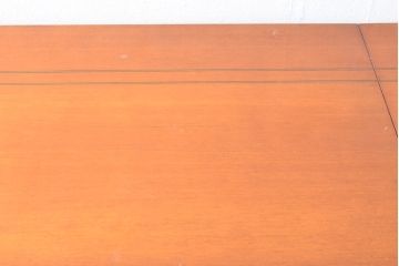 中古　IDC大塚家具取り扱い　イタリア高級家具　メデア(Medea)　クラシカルな佇まいが美しいダイニングテーブル(定価約100万円)(食卓)(R-054513)