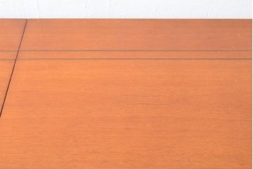 中古　IDC大塚家具取り扱い　イタリア高級家具　メデア(Medea)　クラシカルな佇まいが美しいダイニングテーブル(定価約100万円)(食卓)(R-054513)
