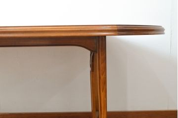 中古　IDC大塚家具取り扱い　イタリア高級家具　メデア(Medea)　クラシカルな佇まいが美しいダイニングテーブル(定価約100万円)(食卓)(R-054513)