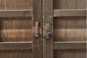 アンティーク建具　和製アンティーク　大正期　総ケヤキ材　味わい深い風合いが魅力的な門扉1対(蔵戸、玄関戸)(R-054515)