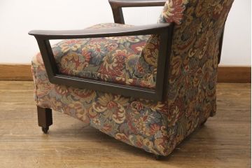 イギリスアンティーク　様々なカラーが使われたファブリックが魅力!空間を華やかにしてくれるキャスター付きアームチェア(ソファ、リクライニングチェア)(R-054520)