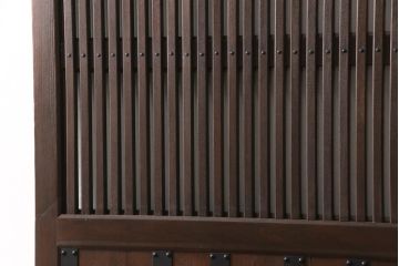 アンティーク建具　大正期　当店リメイク　帯鉄の配列がおしゃれ!和モダンな空間づくりに活躍するクリアガラス入り格子蔵戸1枚(玄関戸、格子戸、引き戸)(R-054526)
