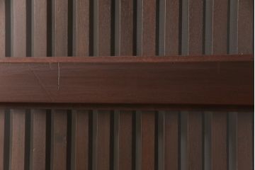 アンティーク建具　大正期　当店リメイク　帯鉄の配列がおしゃれ!和モダンな空間づくりに活躍するクリアガラス入り格子蔵戸1枚(玄関戸、格子戸、引き戸)(R-054526)
