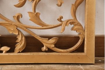 アンティーク建具　和製アンティーク　昭和中期　ダマスク柄のようなモダンな彫刻が魅力的な欄間2枚セット(明り取り、明かり取り、ディスプレイ)(R-054527)