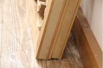 アンティーク建具　和製アンティーク　昭和中期　ダマスク柄のようなモダンな彫刻が魅力的な欄間2枚セット(明り取り、明かり取り、ディスプレイ)(R-054528)