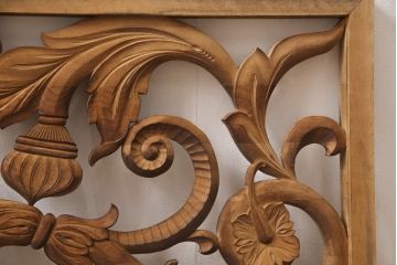 アンティーク建具　和製アンティーク　昭和中期　黒柿枠　ボタニカルアート　植物モチーフの彫刻が魅力!ヨーロピアンな雰囲気を醸し出す欄間1枚(明り取り、明かり取り、ディスプレイ)(R-054532)