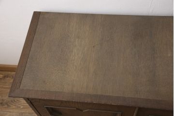 中古　美品　永田良介商店　前面にあしらわれた幾何学模様が目を引く収納棚(戸棚、ローボード、テレビ台、キャビネット)(R-054538)