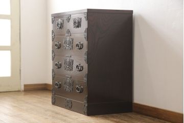 中古　超美品　岩谷堂箪笥　落ち着きのある色合いが魅力!和モダンな空間づくりにもおすすめの小箪笥(サイドチェスト、引き出し、収納箪笥、衣装箪笥)(R-054539)