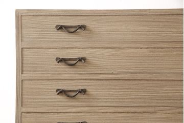 中古　美品　国産手造り　収納力抜群!引き出し14杯も付いた上品な佇まいの総桐箪笥(並厚)(総桐たんす、着物箪笥、衣装箪笥、チェスト)(定価約64万円)(R-054541)