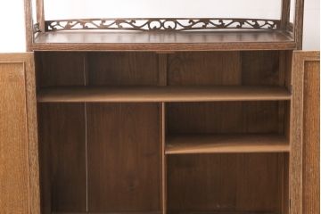 中古　指物高級家具　総桑材　上質な和の空間づくりにピッタリな茶棚(茶箪笥、飾り棚、収納棚、戸棚)(R-054548)
