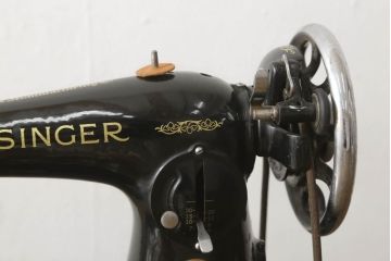 イギリスビンテージ　SINGER(シンガー)社　レトロ感がおしゃれ!ディスプレイにおすすめのミシンテーブル(シンガーミシン、ミシン台、工業用ミシン、足踏みミシン、ヴィンテージ)(R-054549)