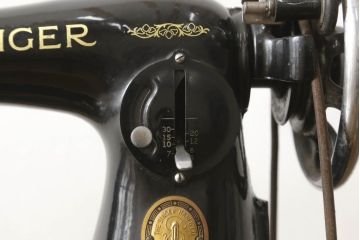 イギリスビンテージ　SINGER(シンガー)社　レトロ感がおしゃれ!ディスプレイにおすすめのミシンテーブル(シンガーミシン、ミシン台、工業用ミシン、足踏みミシン、ヴィンテージ)(R-054549)