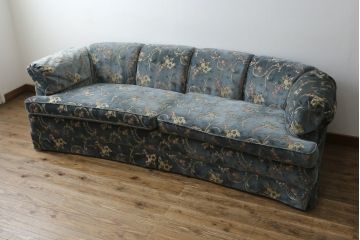 中古　美品　DREXEL HERITAGE(ドレクセルヘリテイジ)　アームカバー付き　上質な空間づくりにおすすめ!落ち着いた色合いが魅力の2.5人掛けワイドソファ(2Pソファ、2人掛け、二人掛け、3人掛け、三人掛け、3P)(定価約120万円)(R-054566)