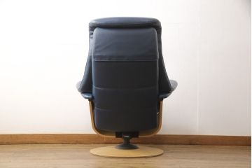 中古　美品　カリモク家具(karimoku)　ザ・ファースト　本革リクライニングチェア+オットマンのセット(定価約30万円)(アームチェア、1人掛けソファ)(R-054570)