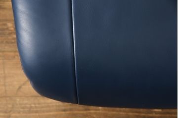 中古　美品　カリモク家具(karimoku)　ザ・ファースト　本革リクライニングチェア+オットマンのセット(定価約30万円)(アームチェア、1人掛けソファ)(R-054570)