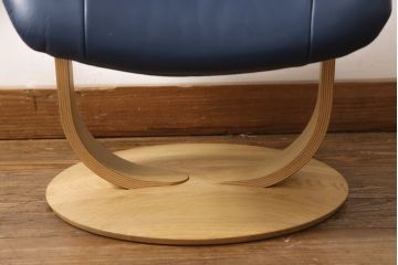 中古　美品　カリモク家具(karimoku)　ザ・ファースト　本革リクライニングチェア+オットマンのセット(定価約30万円)(アームチェア、1人掛けソファ)(R-054571)