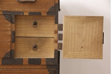 和製アンティーク　総桐材　会津産　歴史を感じる佇まいが魅力的な時代箪笥ローボード(和たんす、ローチェスト、引き出し、収納箪笥)(R-054576)