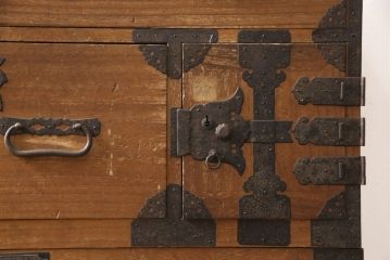 和製アンティーク　総桐材　会津産　歴史を感じる佇まいが魅力的な時代箪笥ローボード(和たんす、ローチェスト、引き出し、収納箪笥)(R-054576)