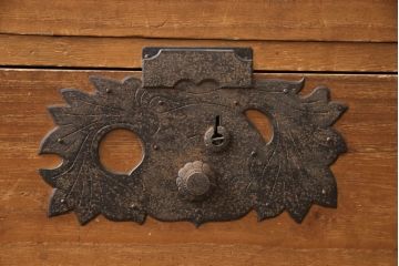 和製アンティーク　総桐材　会津産　歴史を感じる佇まいが魅力的な時代箪笥ローボード(和たんす、ローチェスト、引き出し、収納箪笥)(R-054577)