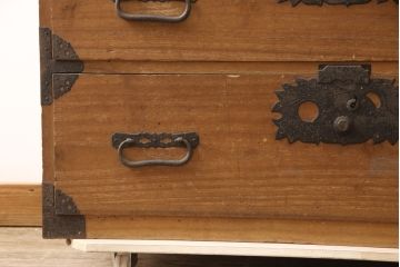 和製アンティーク　総桐材　会津産　歴史を感じる佇まいが魅力的な時代箪笥ローボード(和たんす、ローチェスト、引き出し、収納箪笥)(R-054577)