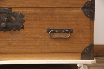 和製アンティーク　総桐材　会津産　歴史を感じる佇まいが魅力的な時代箪笥ローボード(和たんす、ローチェスト、引き出し、収納箪笥)(R-054577)