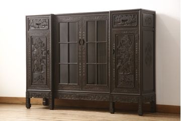 ビンテージ家具　高級品　シノワズリ様式　クルミ材　手彫りの彫刻が細やかで美しいサイドボード(キャビネット、収納棚、ヴィンテージ)(R-054579)