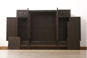 ビンテージ家具　高級品　シノワズリ様式　クルミ材　手彫りの彫刻が細やかで美しいサイドボード(キャビネット、収納棚、ヴィンテージ)(R-054579)