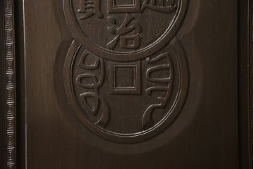 ビンテージ家具　高級品　シノワズリ様式　クルミ材　手彫りの彫刻が細やかで美しいサイドボード(キャビネット、収納棚、ヴィンテージ)(R-054579)