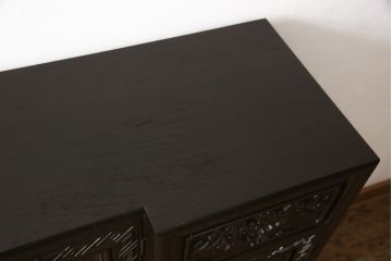 ビンテージ家具　高級品　シノワズリ様式　クルミ材　手彫りの彫刻が細やかで美しいサイドボード(キャビネット、収納棚、ヴィンテージ)(R-054579)