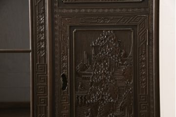 ビンテージ家具　高級品　シノワズリ様式　クルミ材　手彫りの彫刻が細やかで美しいサイドボード(キャビネット、収納棚、ヴィンテージ)(R-054579)