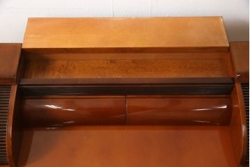 中古　高級イタリア輸入家具　脚のつくりなど洗練されたデザインが目を引くシャッター付きデスク(机、在宅ワーク、在宅用コンソールテーブル、作業台)(R-054592)
