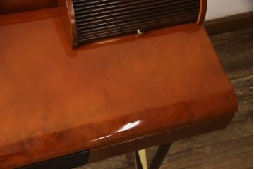 中古　高級イタリア輸入家具　脚のつくりなど洗練されたデザインが目を引くシャッター付きデスク(机、在宅ワーク、在宅用コンソールテーブル、作業台)(R-054592)