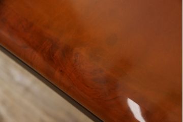 中古　高級イタリア輸入家具　脚のつくりなど洗練されたデザインが目を引くシャッター付きデスク(机、在宅ワーク、在宅用コンソールテーブル、作業台)(R-054592)