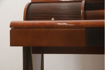 中古　高級イタリア輸入家具　脚のつくりなど洗練されたデザインが目を引くシャッター付きデスク(机、在宅ワーク、在宅用コンソールテーブル、作業台)(R-054592)