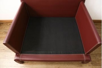 中古　美品　フェザークッション付き　総本革(レザー)の高級1人掛けソファ(一人掛けソファ、アームチェア)(R-054600)