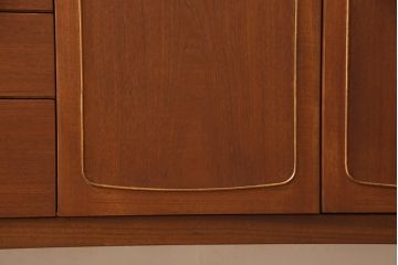 イギリスビンテージ　Nathan(ネイサン)社　チーク材　北欧スタイルのお部屋におすすめのサイドボード(リビングボード、収納棚、戸棚、ヴィンテージ)(R-054614)
