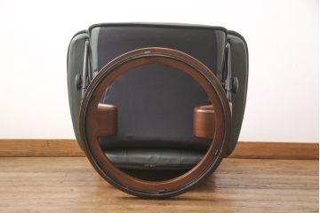 中古　美品　EKORNES(エコーネス)　本革　高級感ある佇まいが魅力的なストレスレスチェア+オットマンのセット(リクライニングチェア、アームチェア、一人掛けソファ)(R-054615)