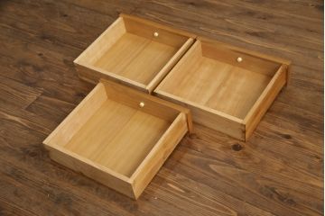 中古　民芸家具　屋久杉　品のある佇まいが上質な和の空間にピッタリな茶棚(収納棚、飾り棚、サイドボード)(R-054617)