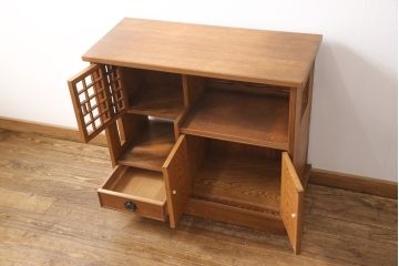 中古　美品　屋久杉　上質な和の空間づくりにおすすめの茶箪笥(茶棚、戸棚、収納棚、飾り棚)(R-054624)