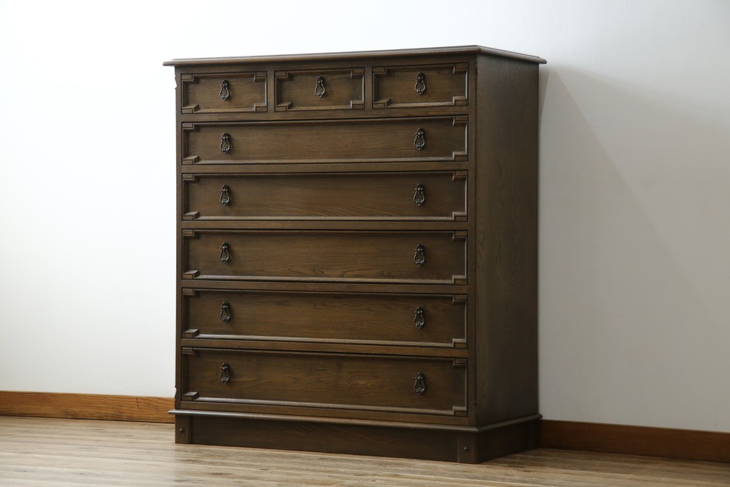 中古　美品　神戸洋家具　永田良介商店　高貴な雰囲気を漂わせる6段チェスト　(R-054628)